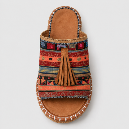 Boho-Pantoletten mit Quasten - Seite
